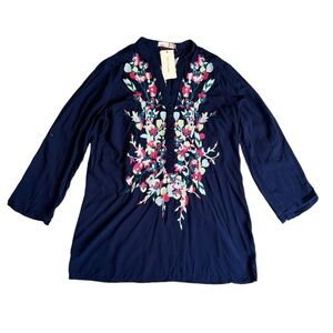 Solitaire NWT Floral Embroidered Henley Tunic size L